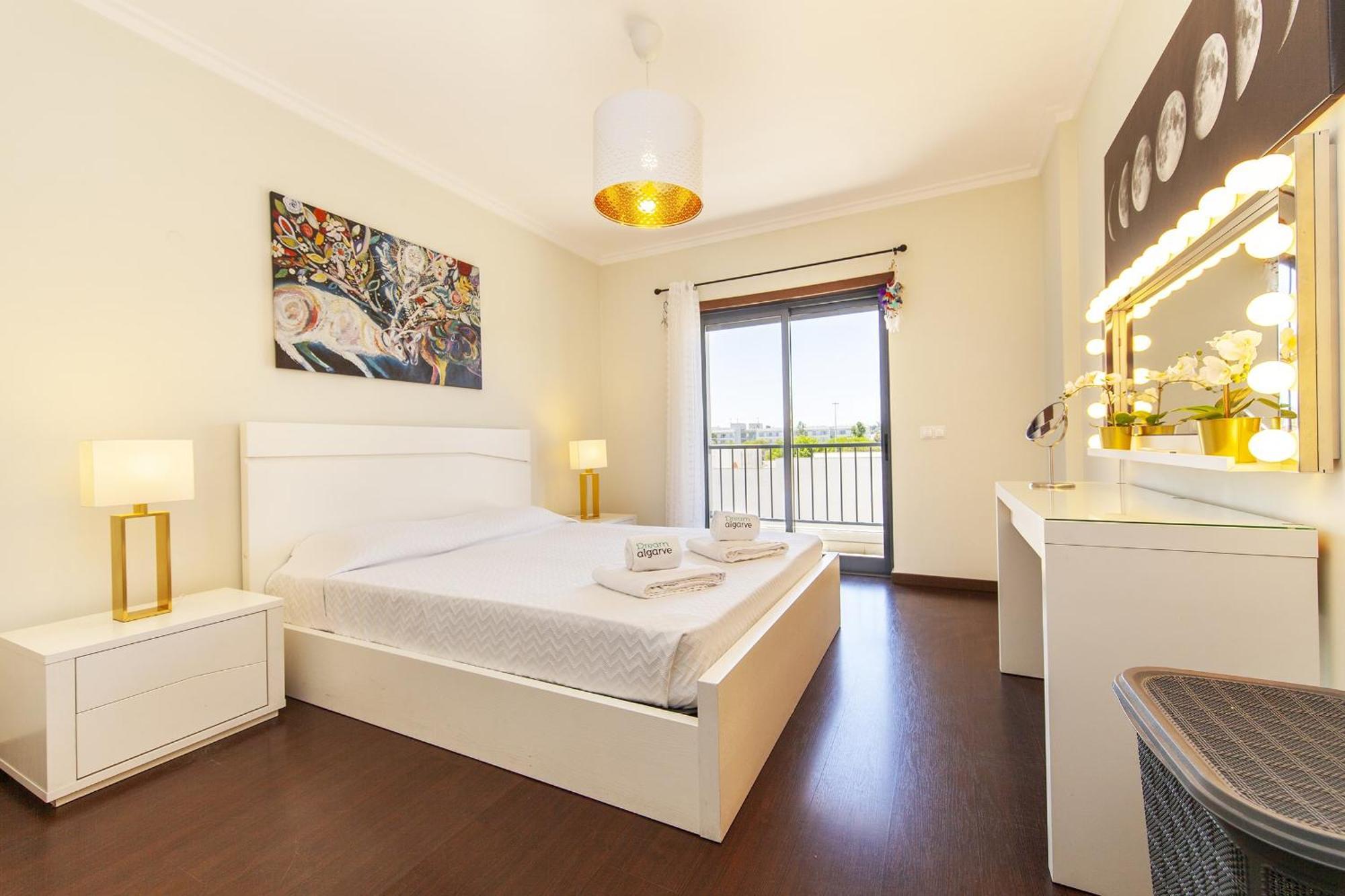 B03 - Luxury 2 Bed Marina Lagos