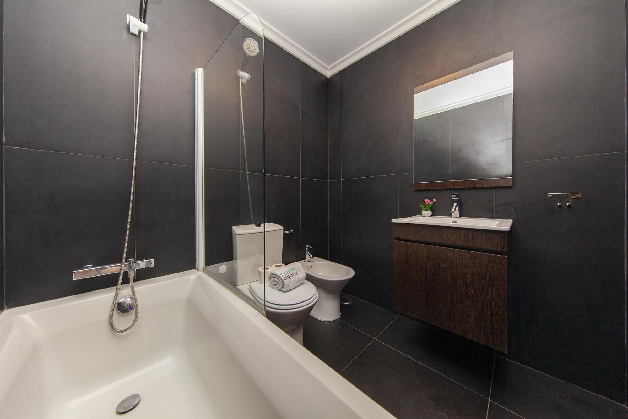 B03 - Luxury 2 Bed Marina Appartement