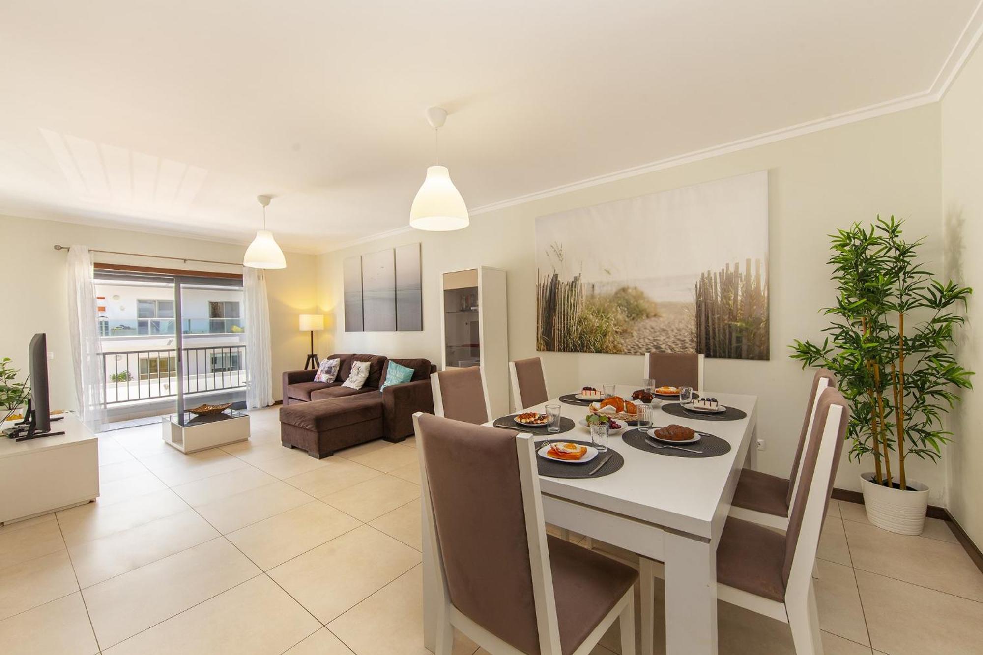 B03 - Luxury 2 Bed Marina * Lagos