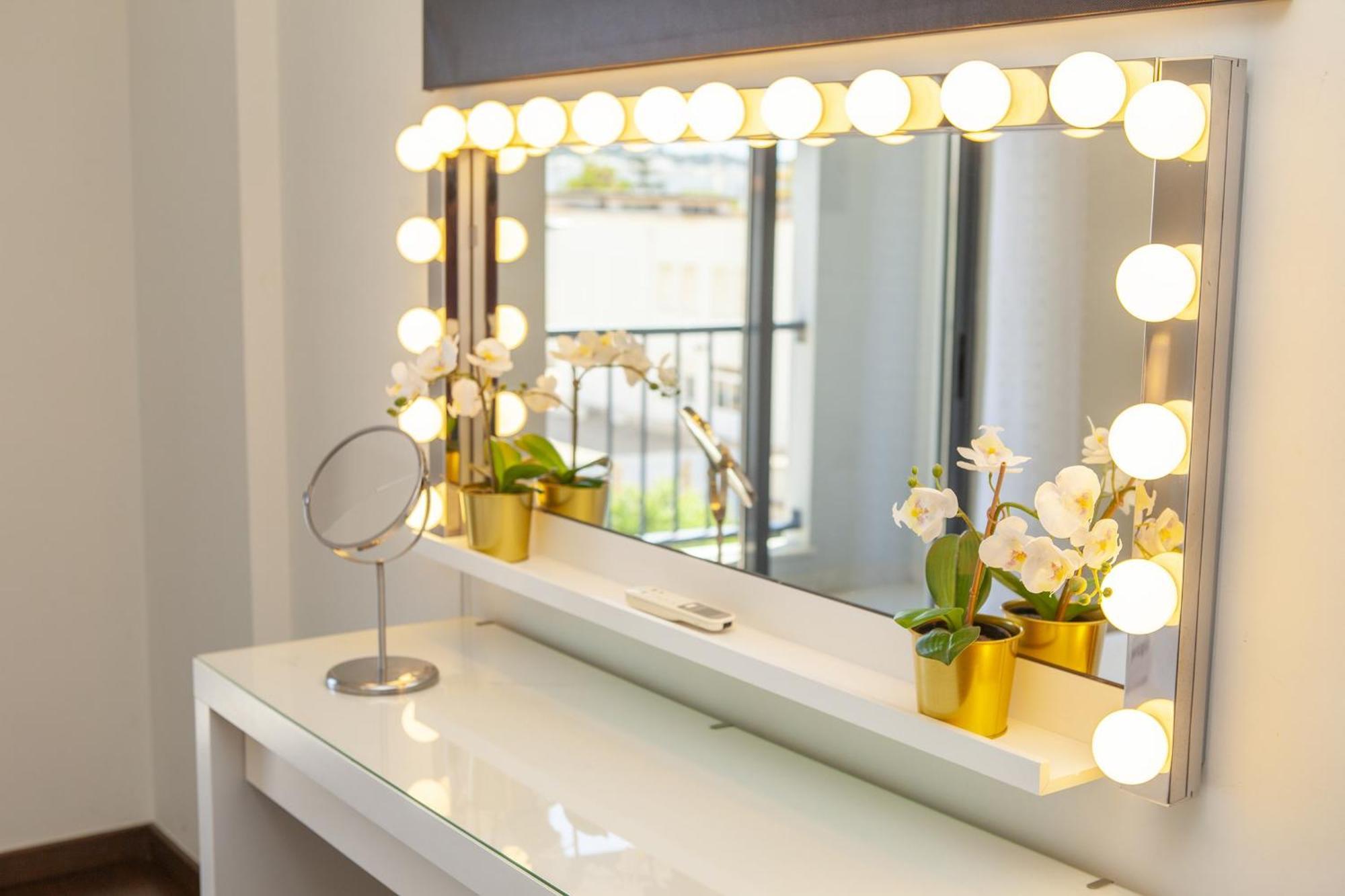 B03 - Luxury 2 Bed Marina * Lagos